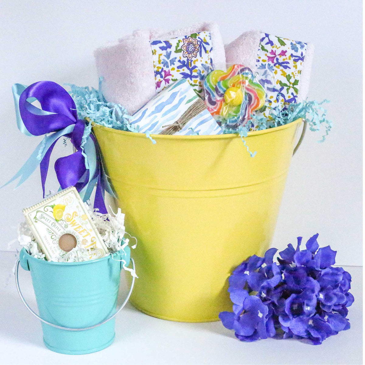 Extra Large Metal Bucket - White